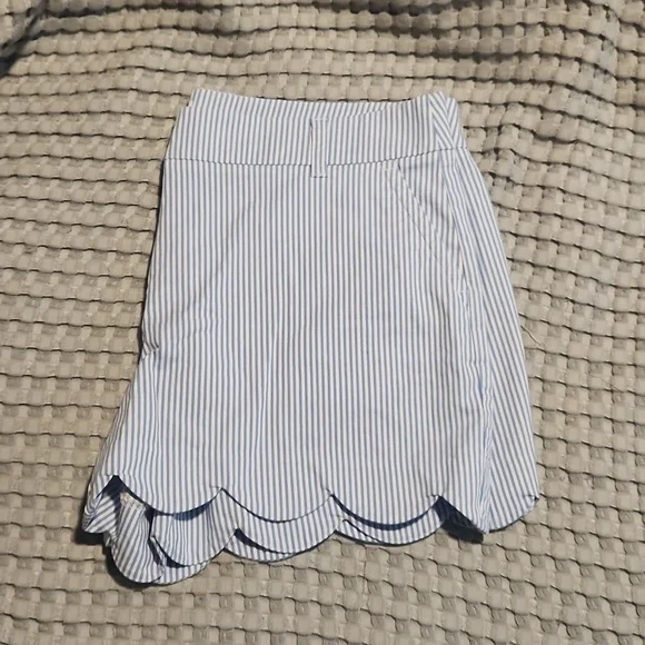 Crown & Ivy White and Blue Striped Scallop Shorts Size 14 Shelby - Picture 6 of 6
